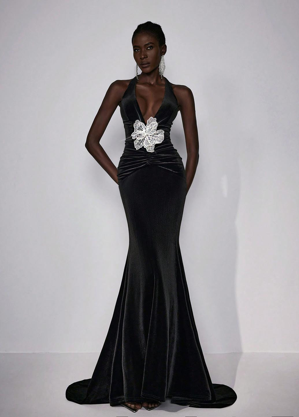 Черное вечернее платье годе SHEIN однотонное