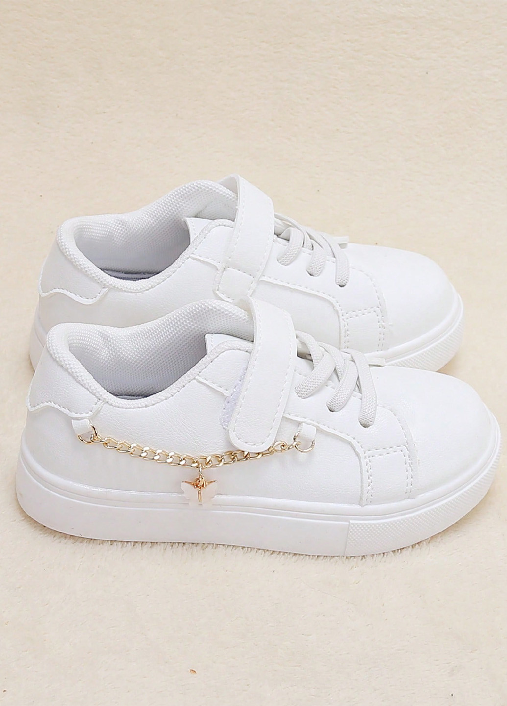 Білі осінні кросівки SHEIN