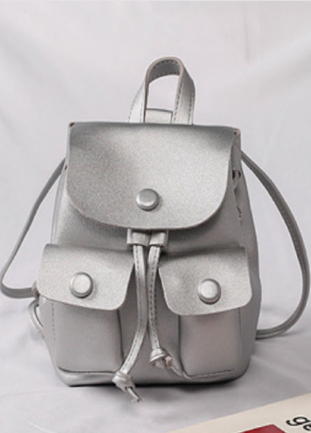 Маленький рюкзак серебро с кнопками No Brand (250142902)