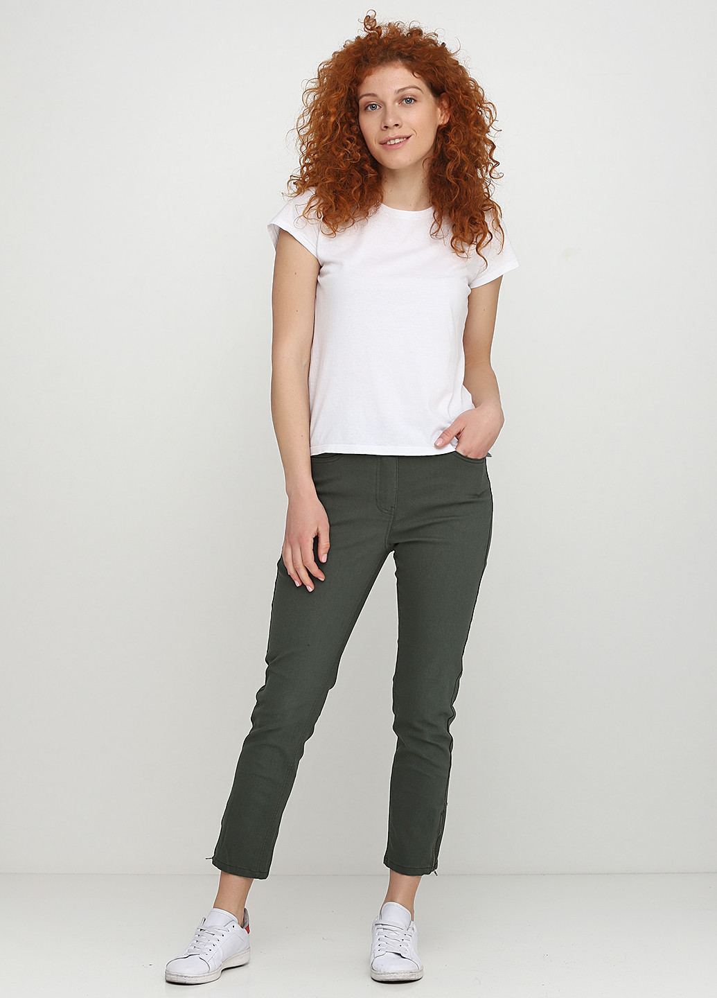 Зеленые джинсовые демисезонные зауженные брюки Intown