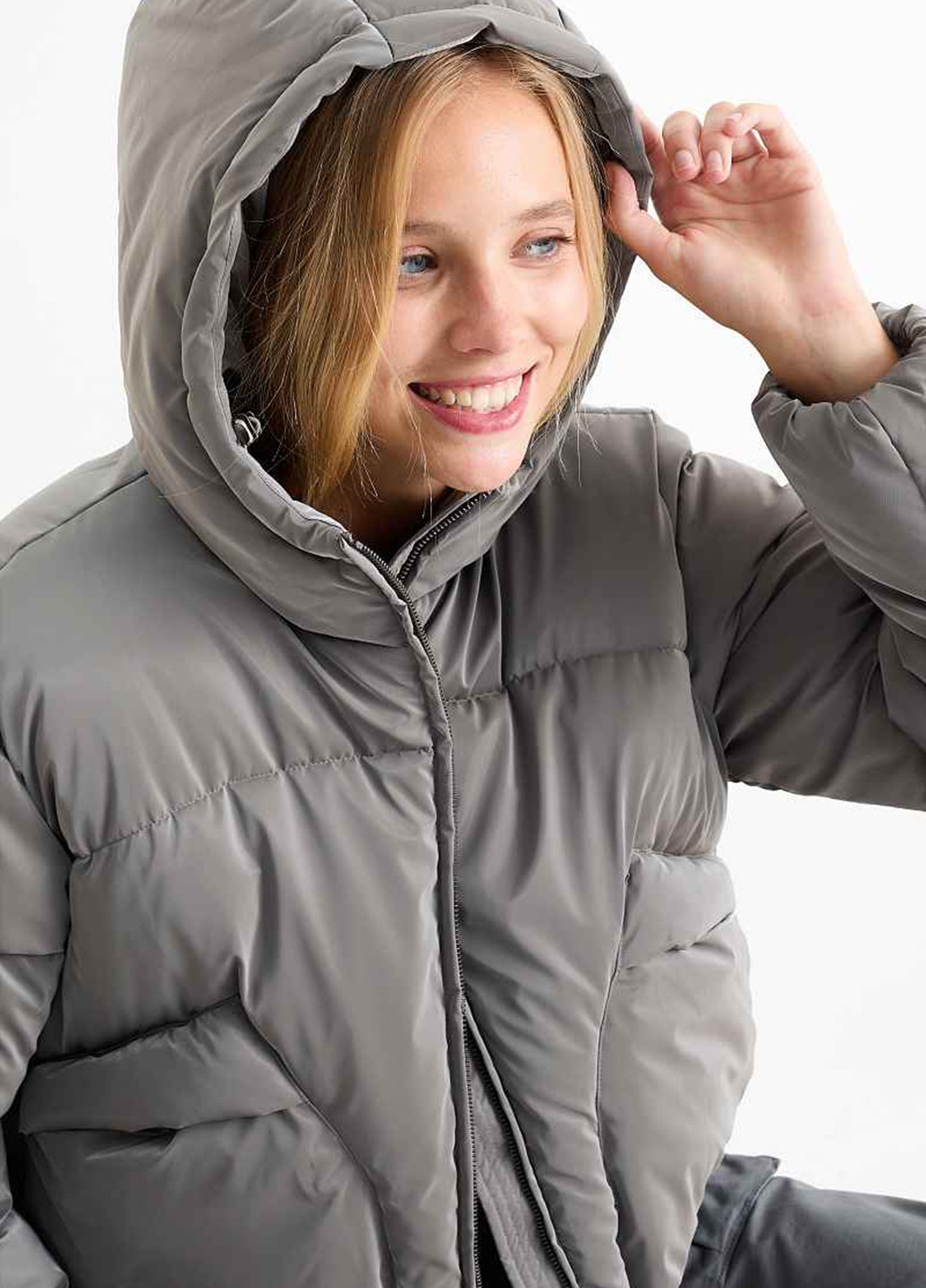 Серая демисезонная куртка C&A