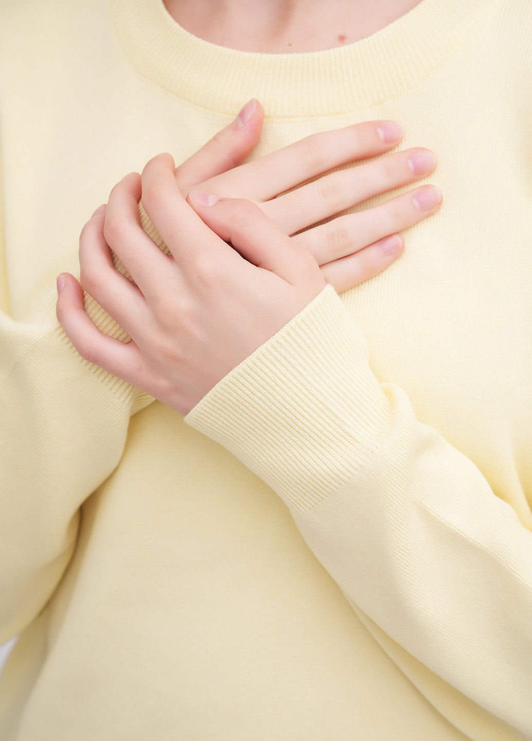 Молочный демисезонный свитер EQUILIBRI