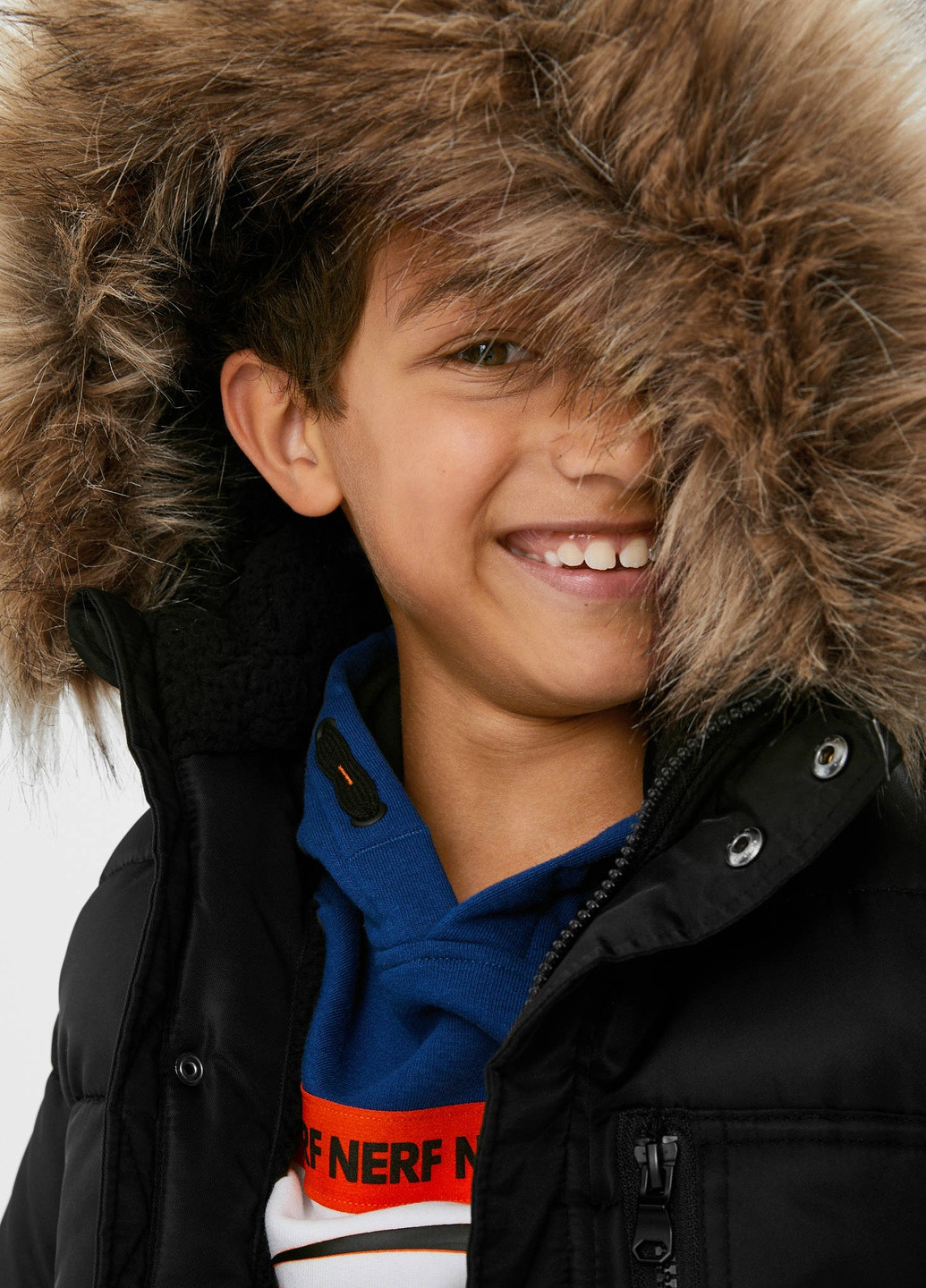Чорна зимня зимова куртка для хлопчика 2132590 C&A