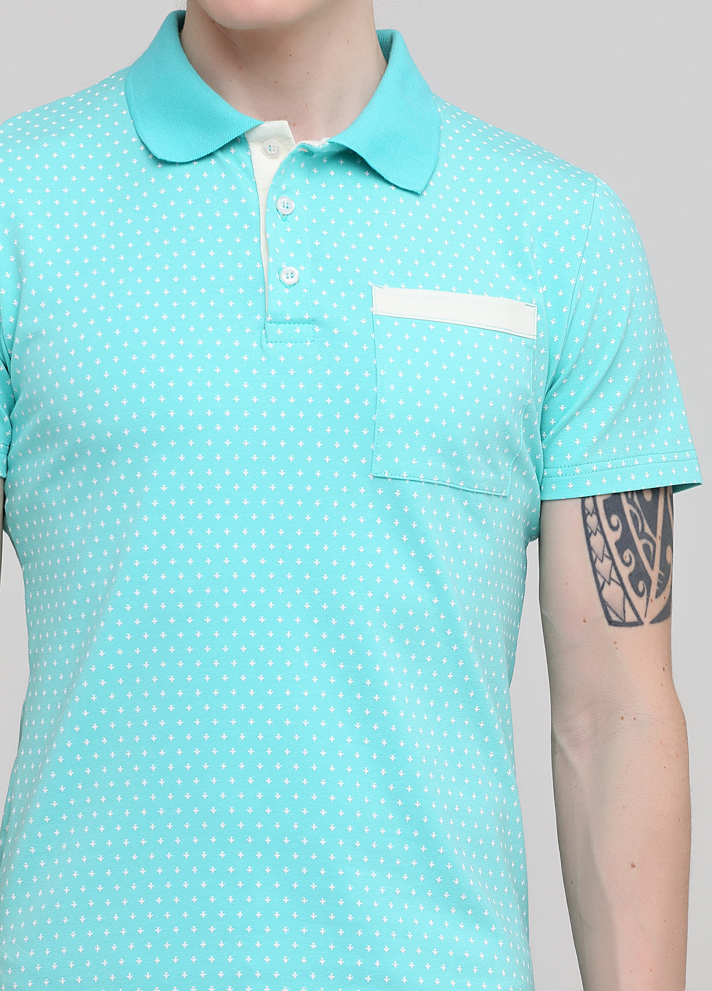Светло-бирюзовая футболка-поло для мужчин Melgo с геометрическим узором
