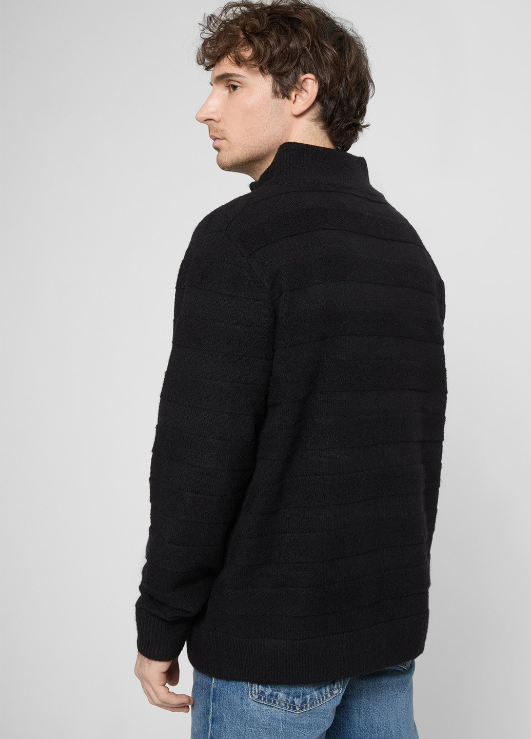 Чорний зимовий светр PRPY