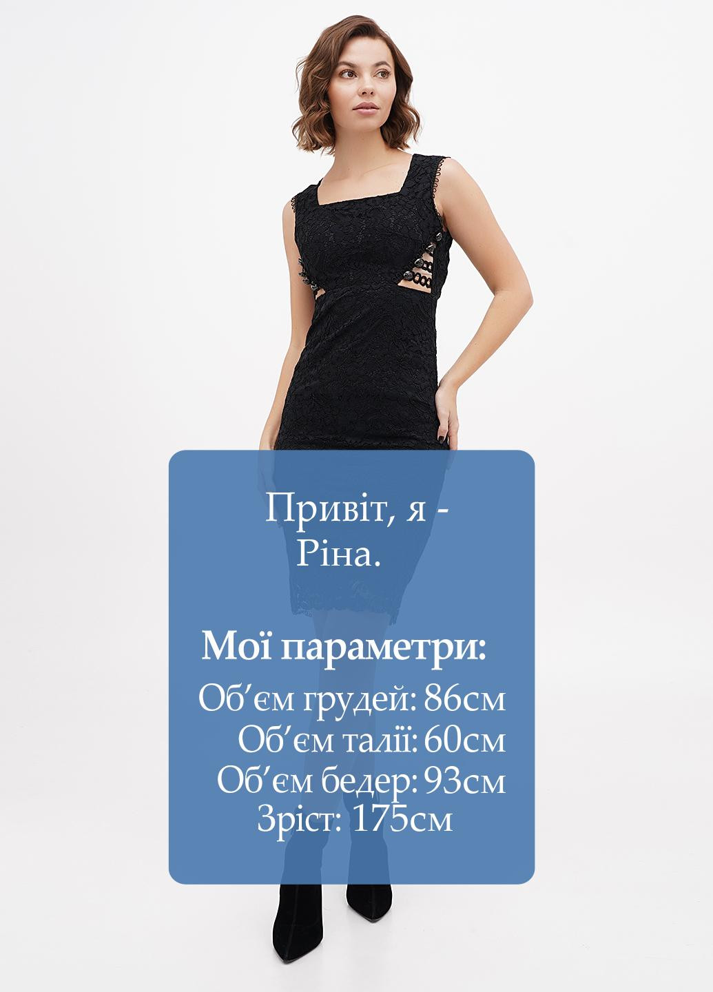 Чорна кежуал сукня силуетна Sassofono однотонна