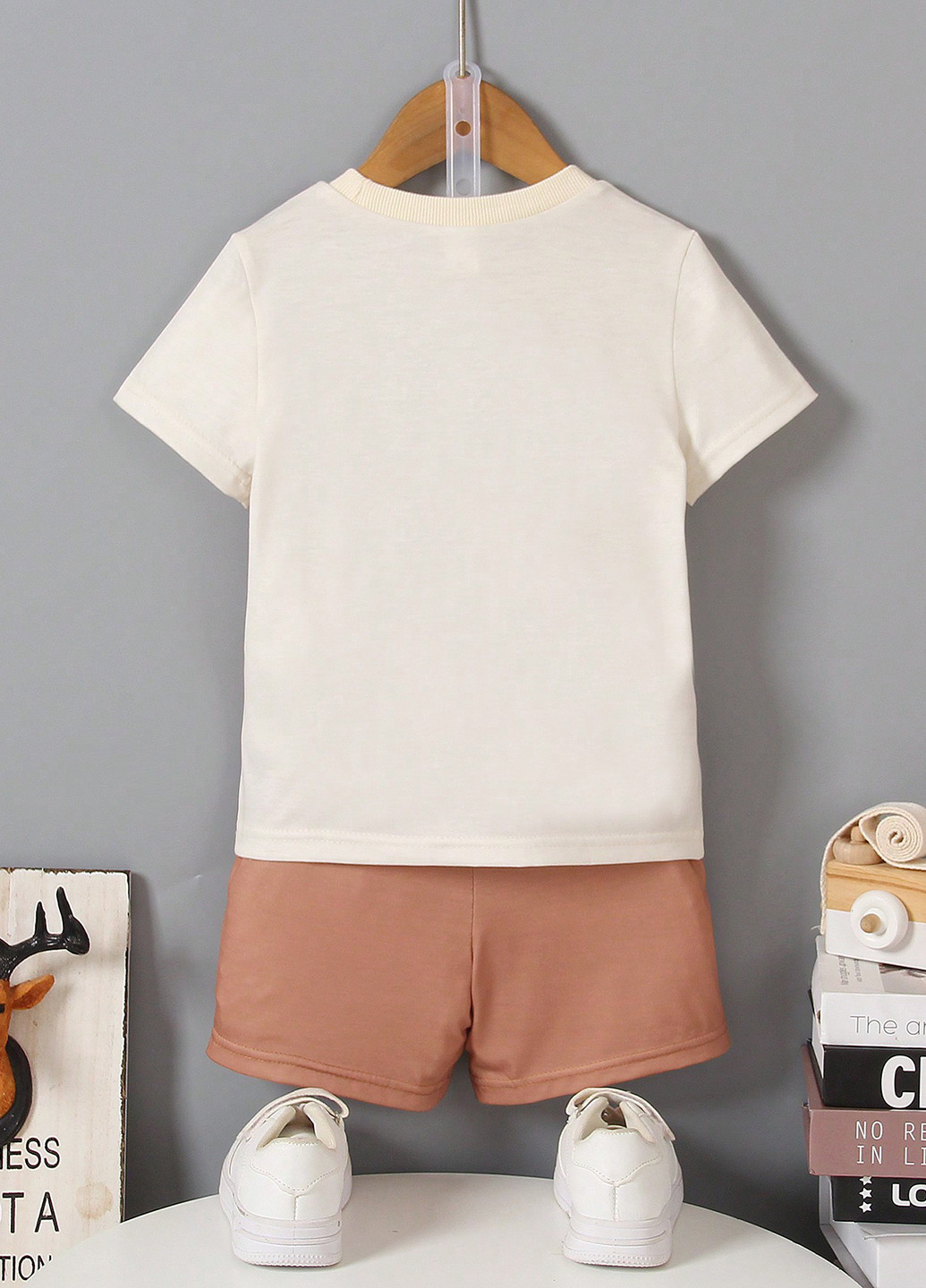 Комбинированный летний костюм (футболка, шорты) с шортами SHEIN