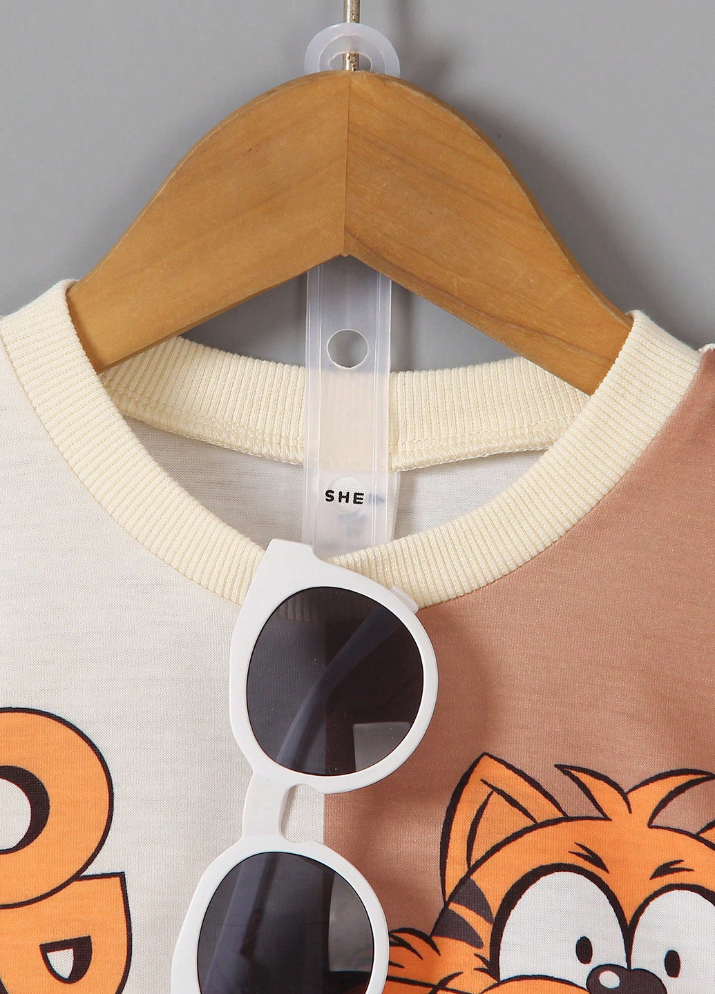 Комбинированный летний костюм (футболка, шорты) с шортами SHEIN