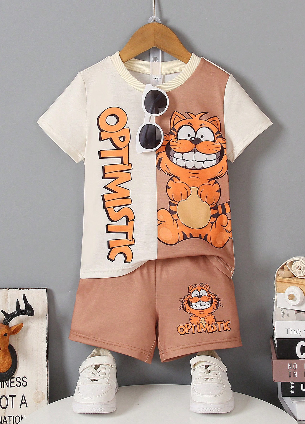 Комбинированный летний костюм (футболка, шорты) с шортами SHEIN