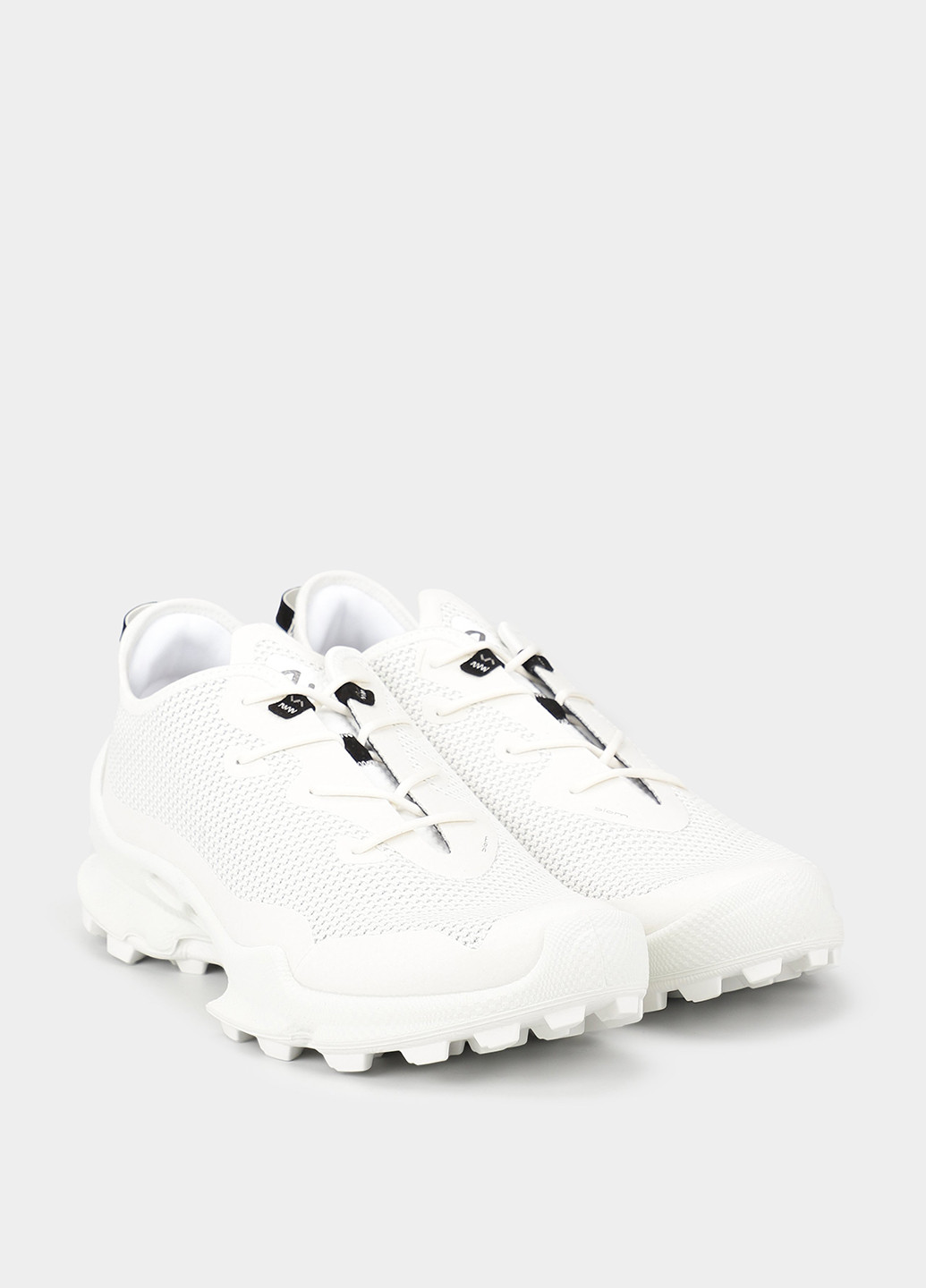 Белые демисезонные кроссовки Ecco