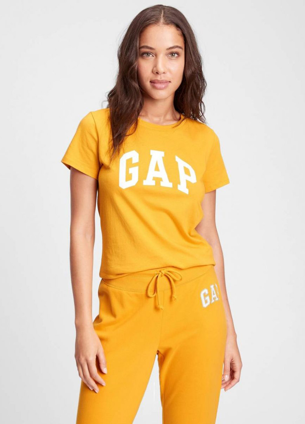 Костюм (футболка, брюки) Gap логотип жёлтый спортивный трикотаж, хлопок