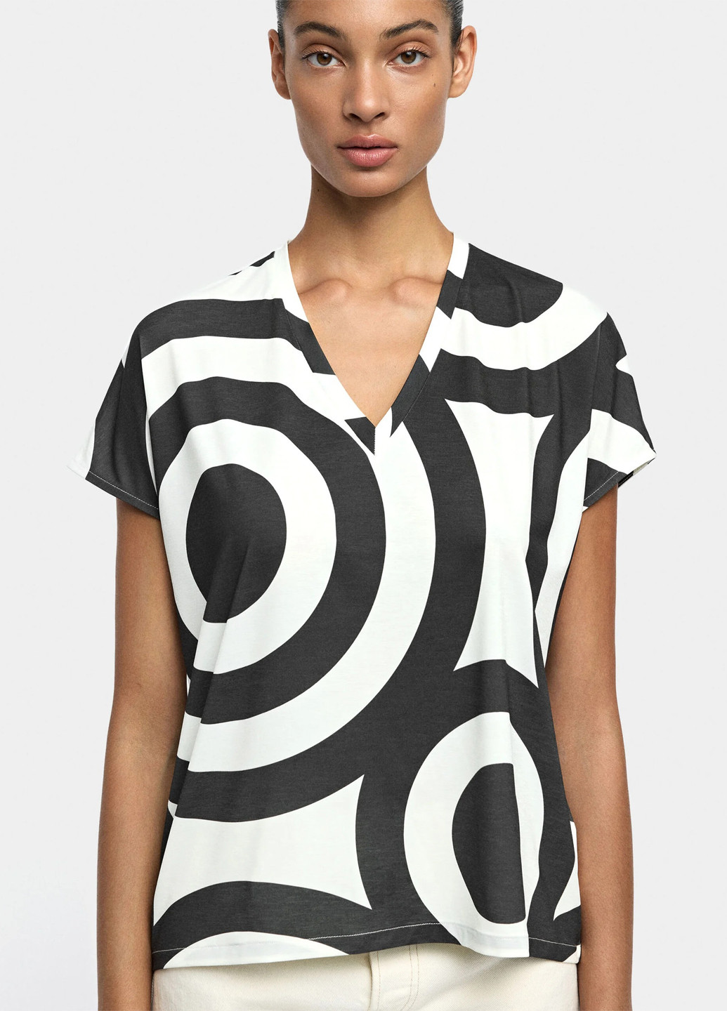 Чёрно-белую блуза Parfois