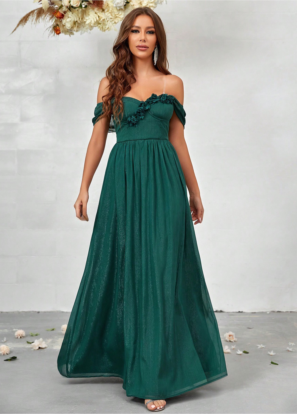 Зеленое вечернее платье с открытыми плечами, клеш SHEIN однотонное