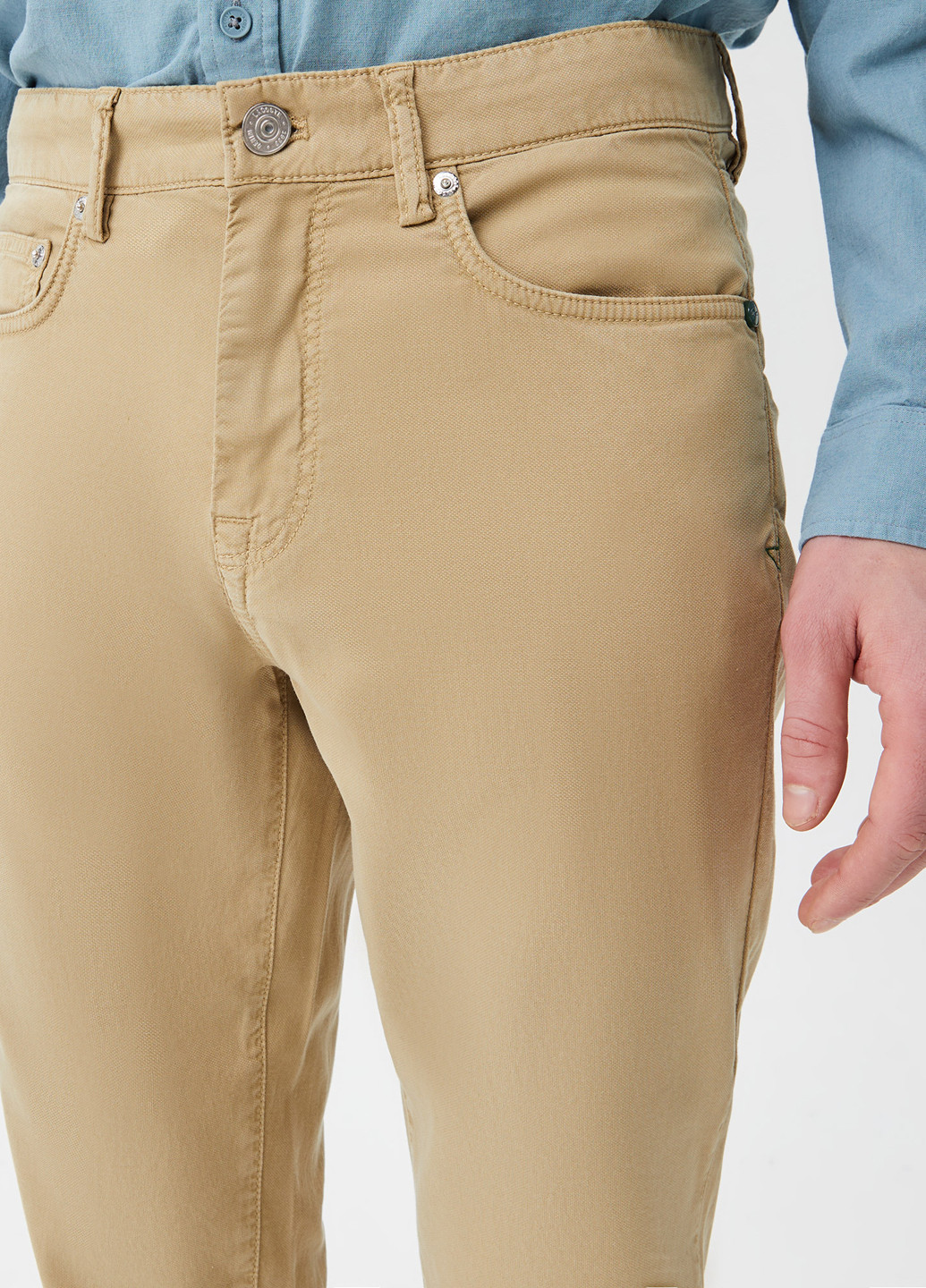 Песочные кэжуал демисезонные зауженные брюки Lacoste