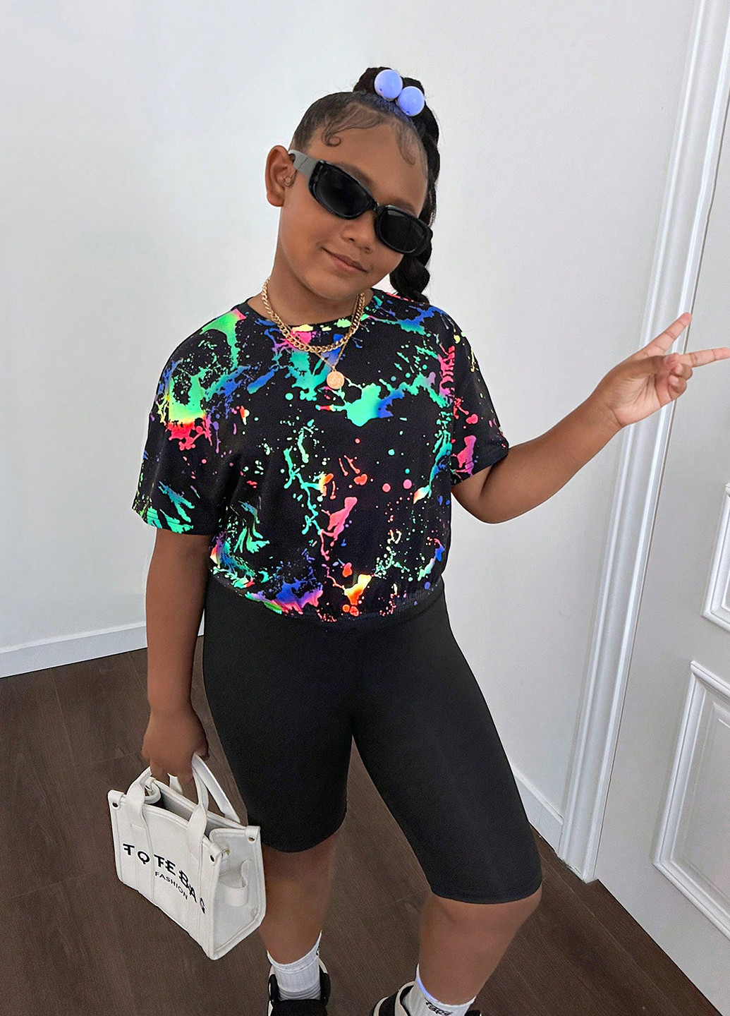 Черная летняя футболка SHEIN