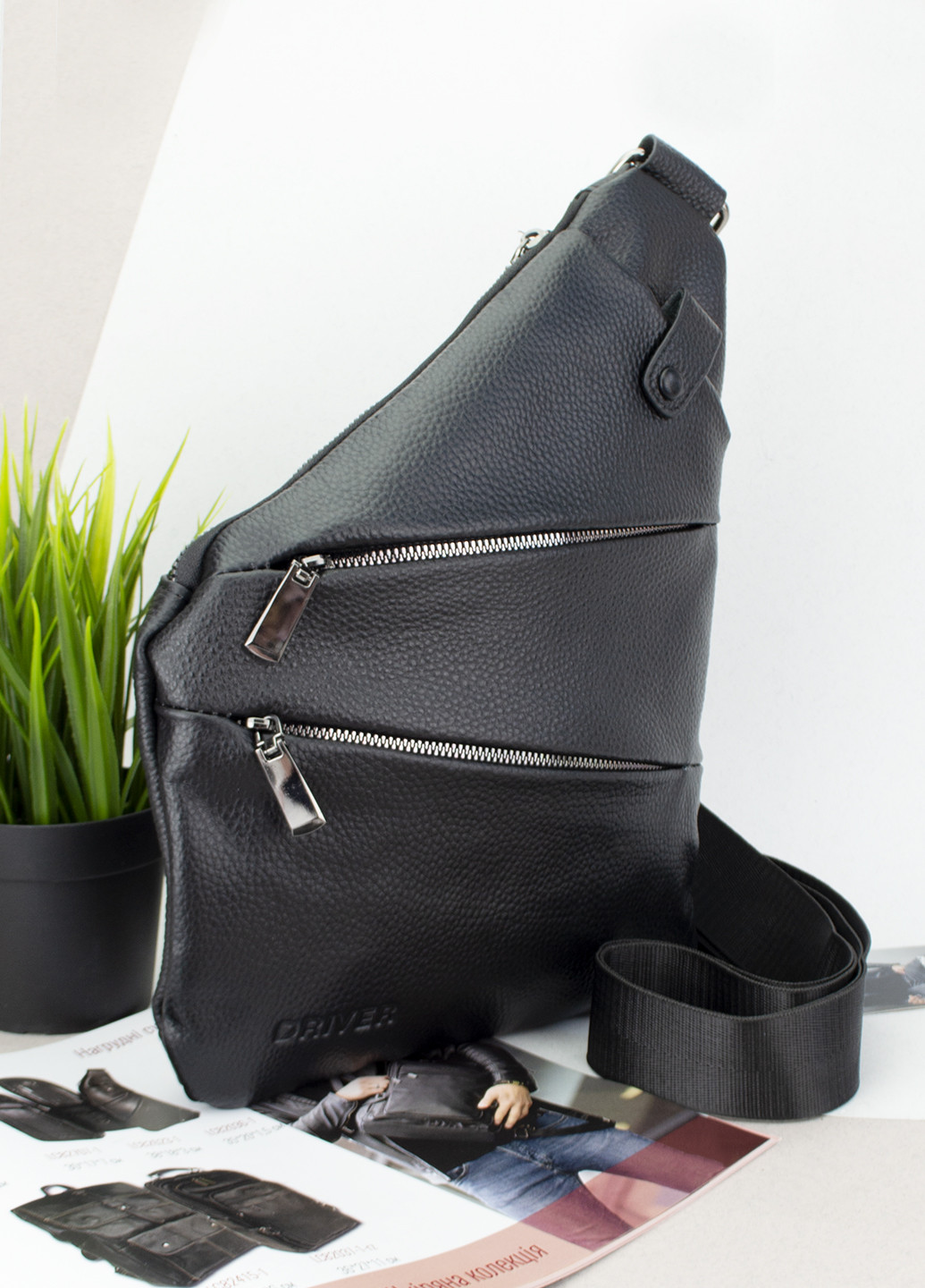 Сумка шкіряна чоловіча Driver 19858-1 через плече чорна трикутна De Esse (256116287)