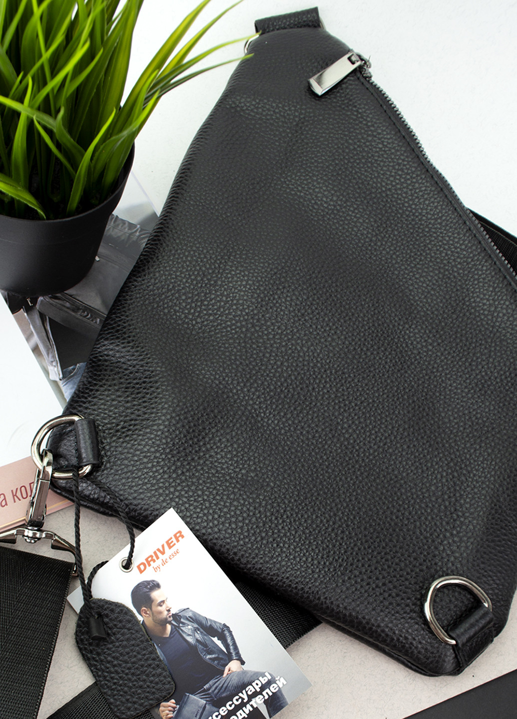 Сумка шкіряна чоловіча Driver 19858-1 через плече чорна трикутна De Esse (256116287)