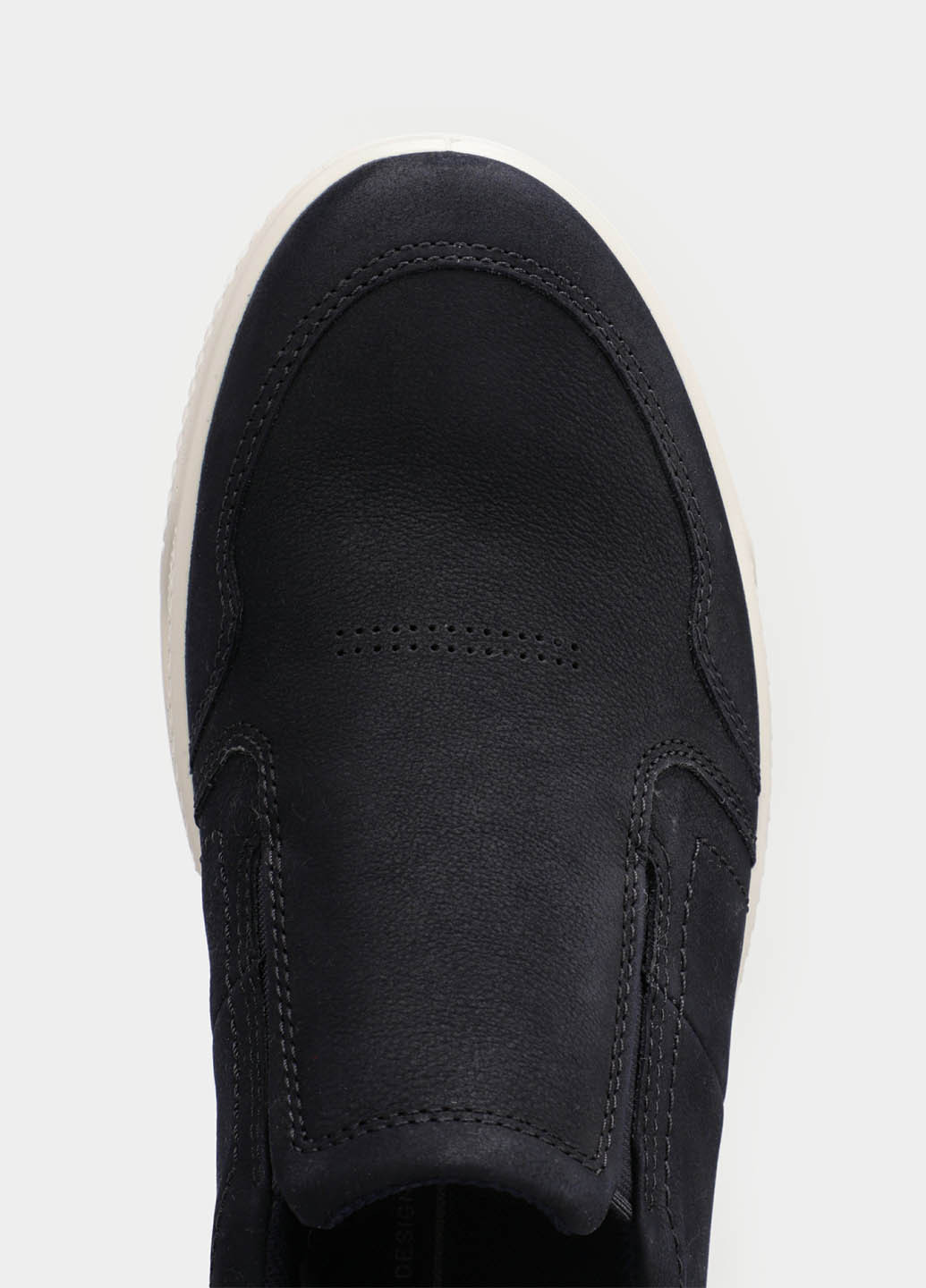 Темно-синие слипоны Ecco с белой подошвой, с перфорацией