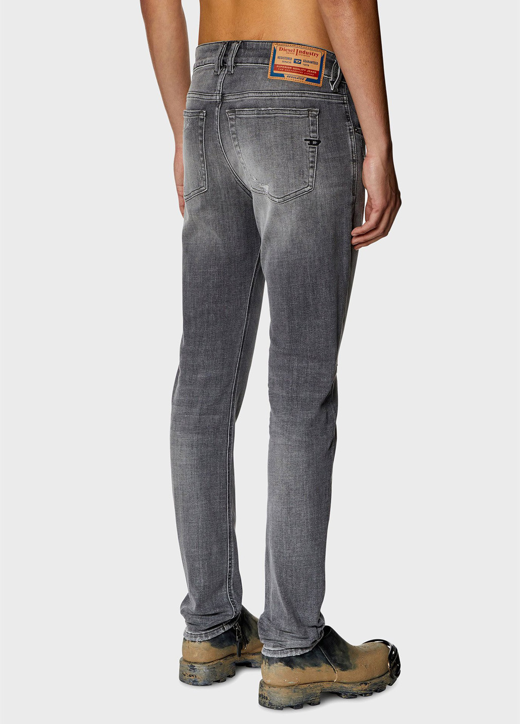 Серые демисезонные регюлар фит джинсы Diesel
