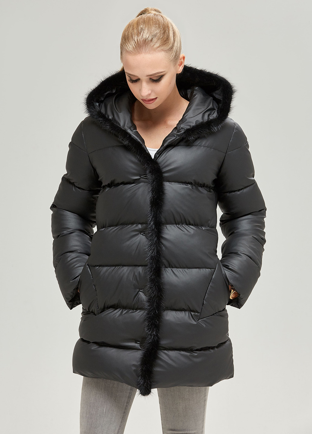Черная зимняя куртка MN