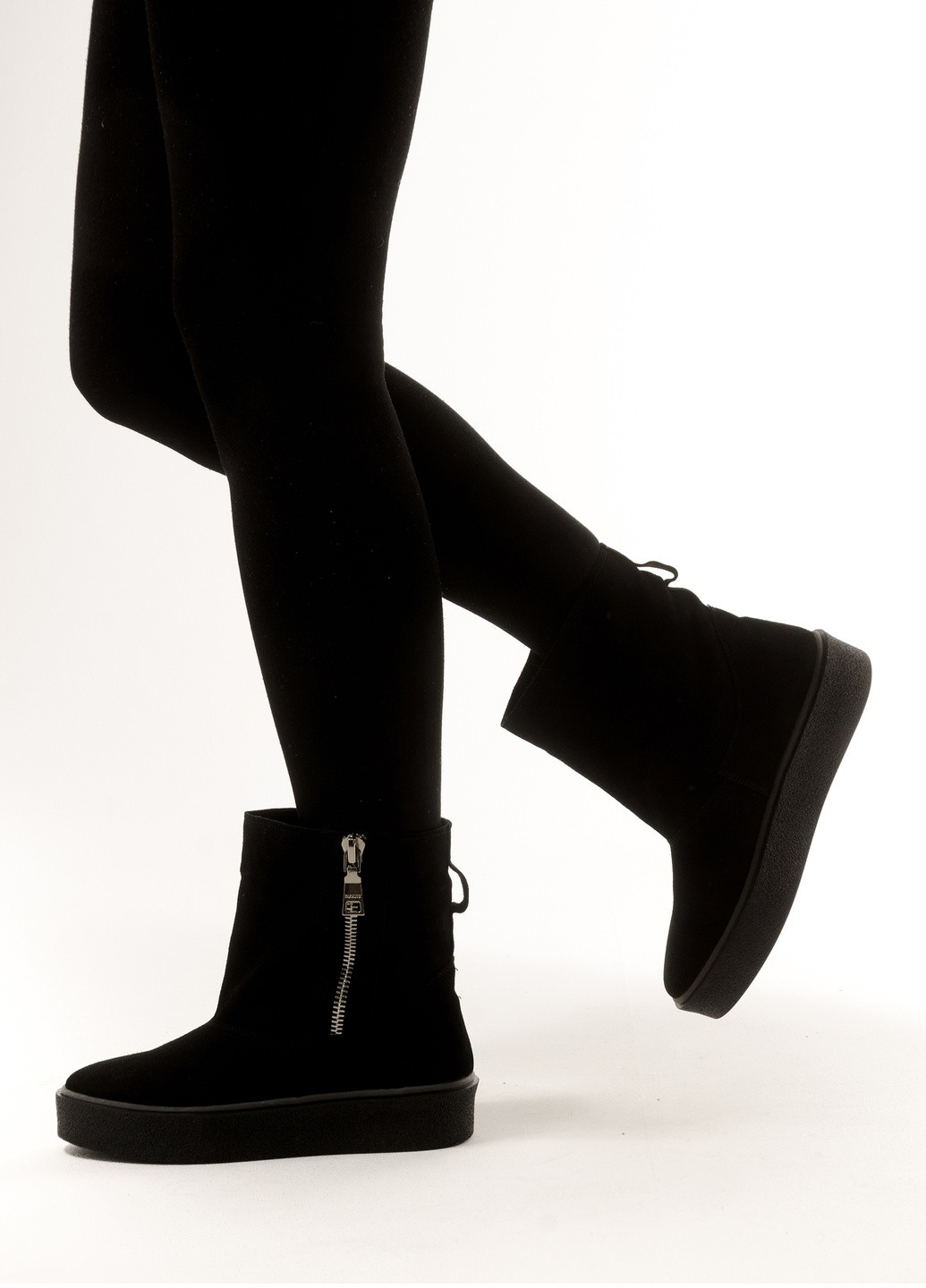 Зимние стильные ботиночки на меху ин натуральной замшевой кожи INNOE с молнией из натуральной замши