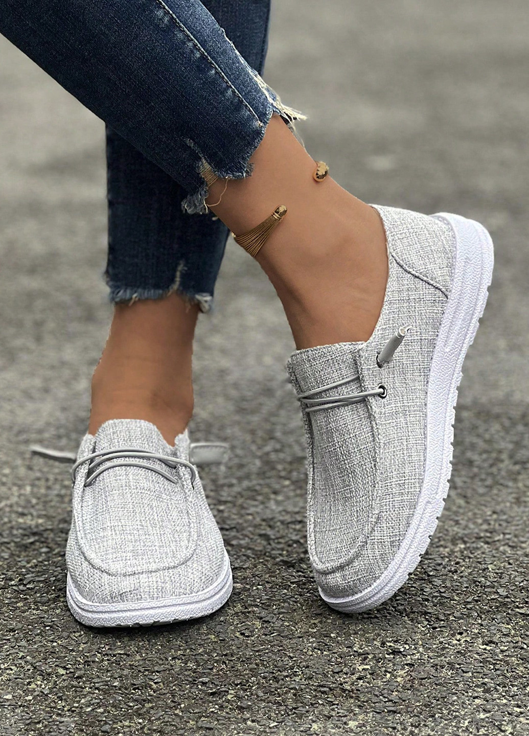 Серые мокасины SHEIN с белой подошвой