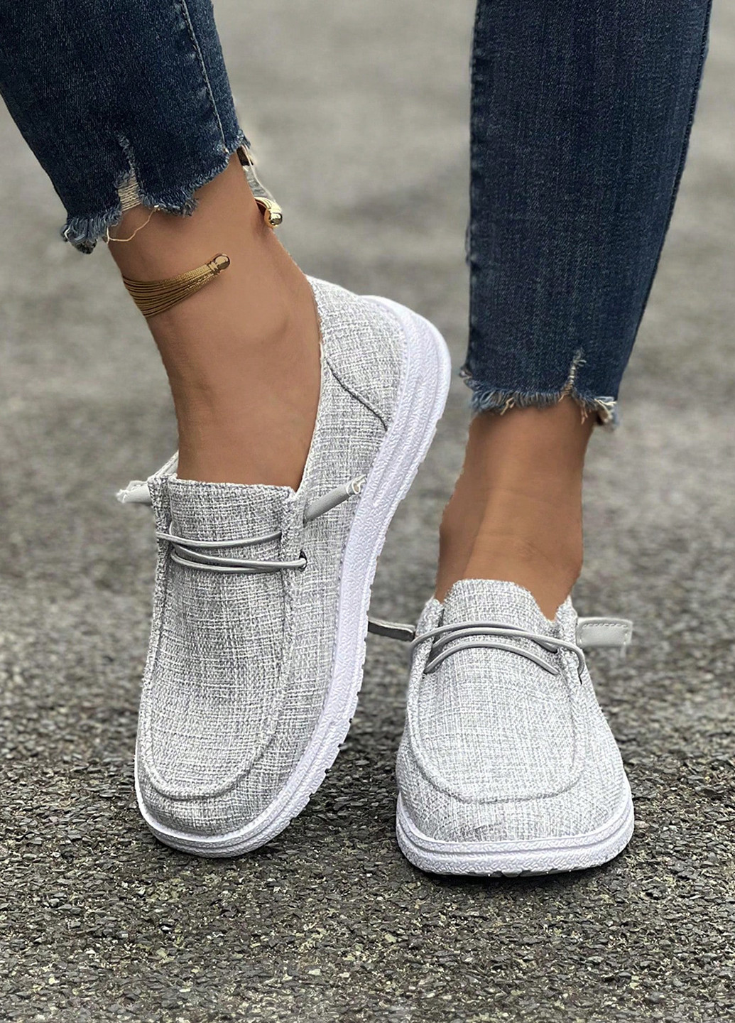 Серые мокасины SHEIN с белой подошвой