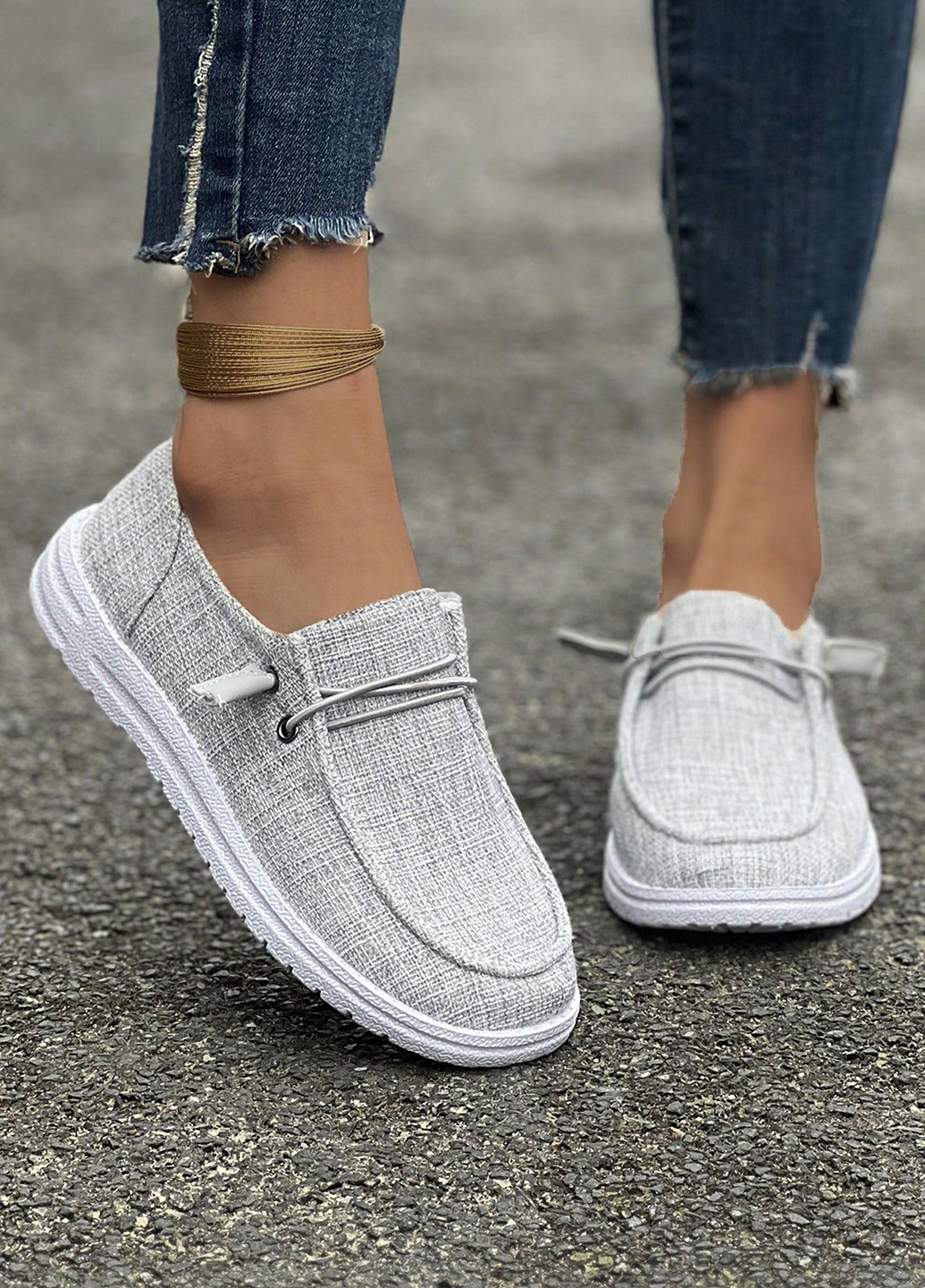 Серые мокасины SHEIN с белой подошвой