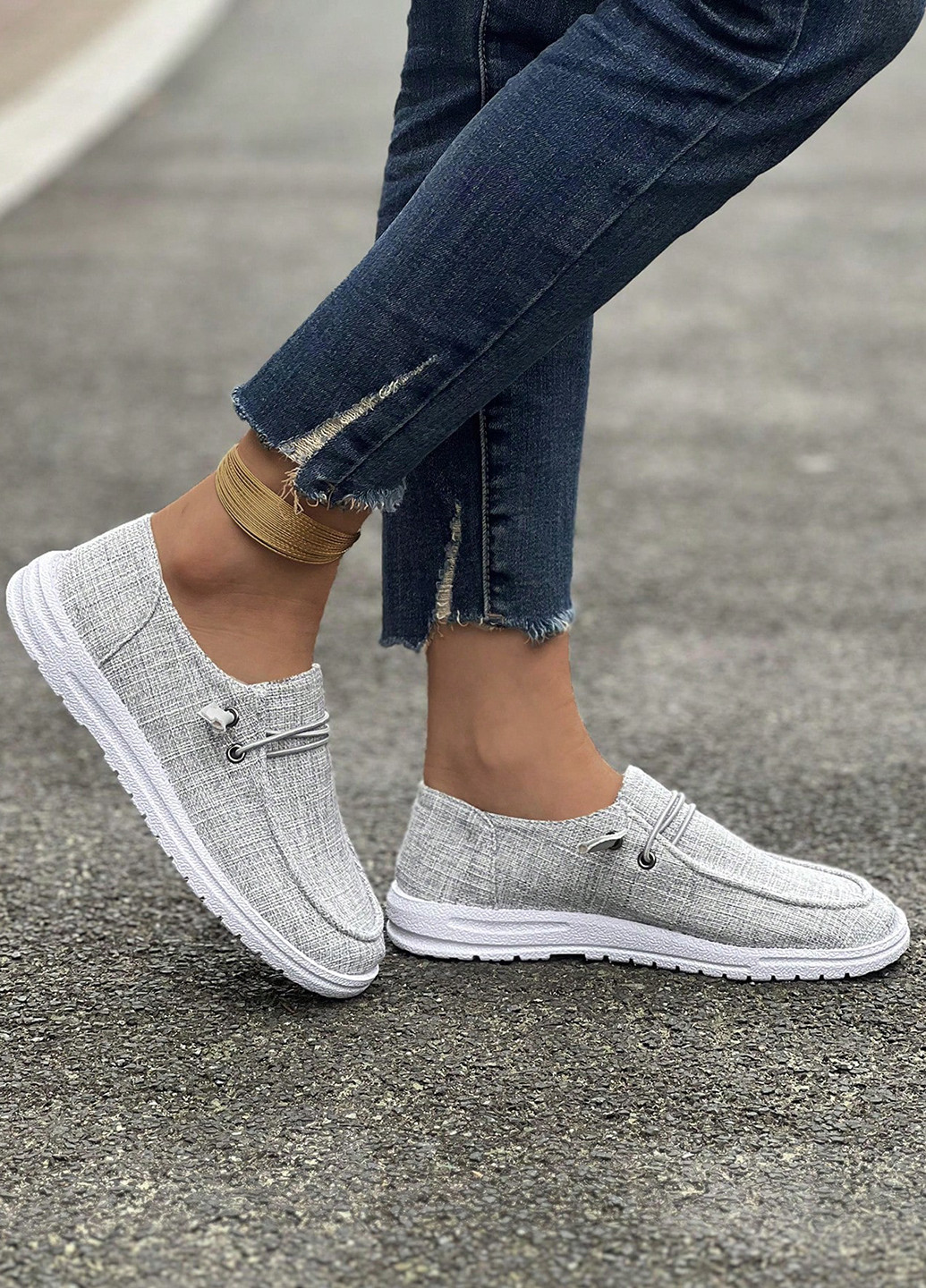 Серые мокасины SHEIN с белой подошвой