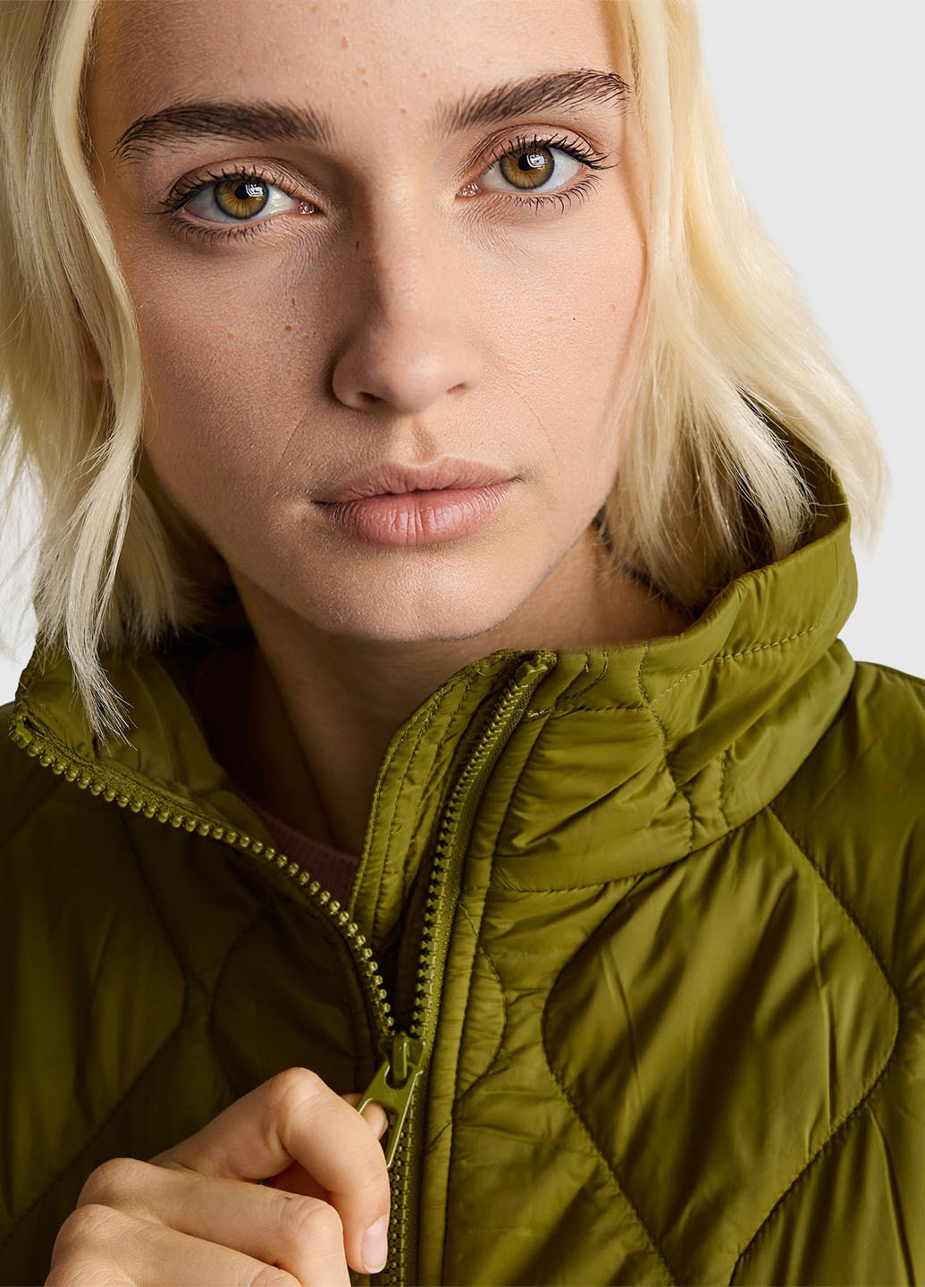 Оливкова (хакі) демісезонна куртка куртка-лайнер United Colors of Benetton