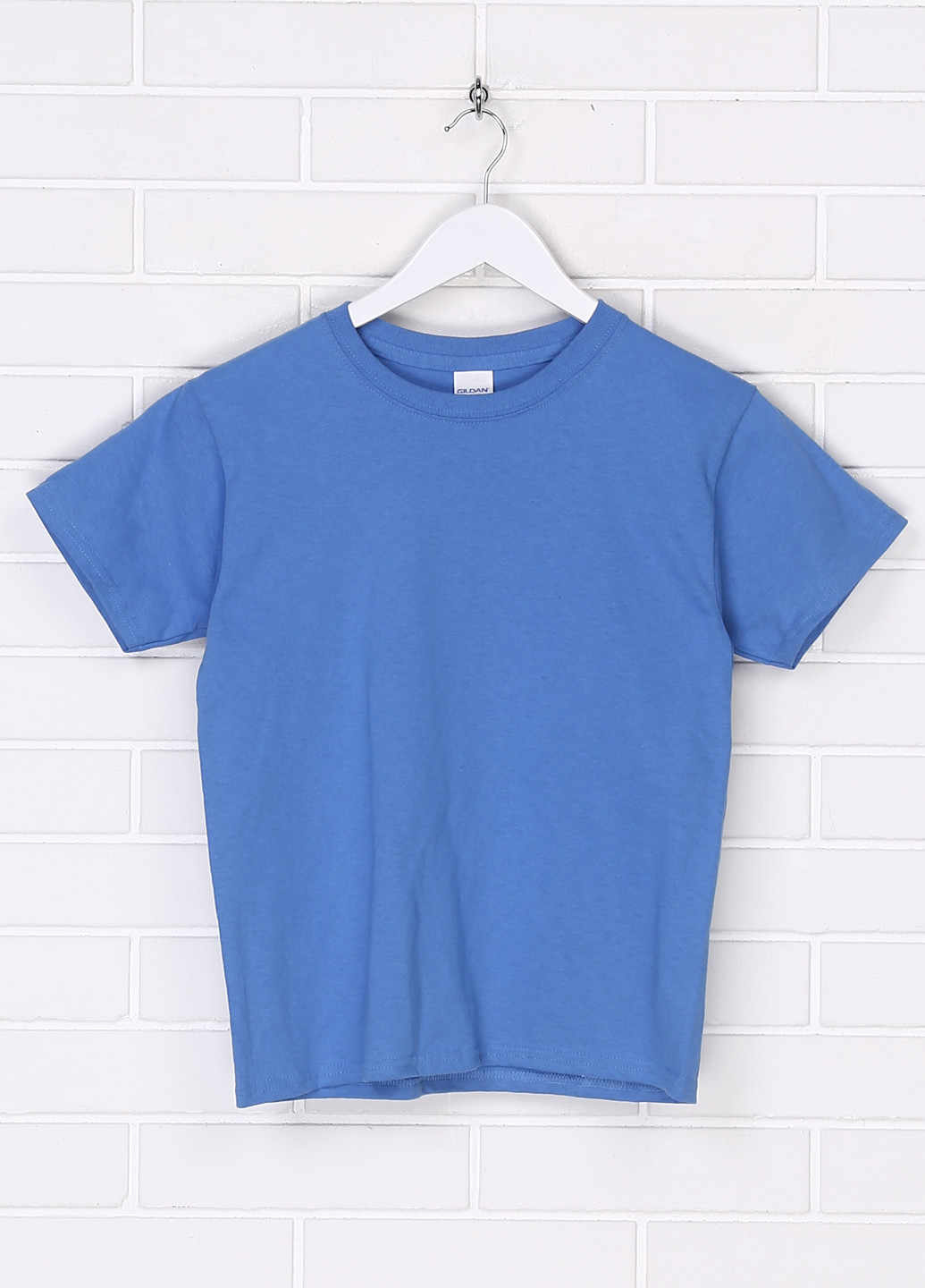 Блакитна літня футболка Gildan