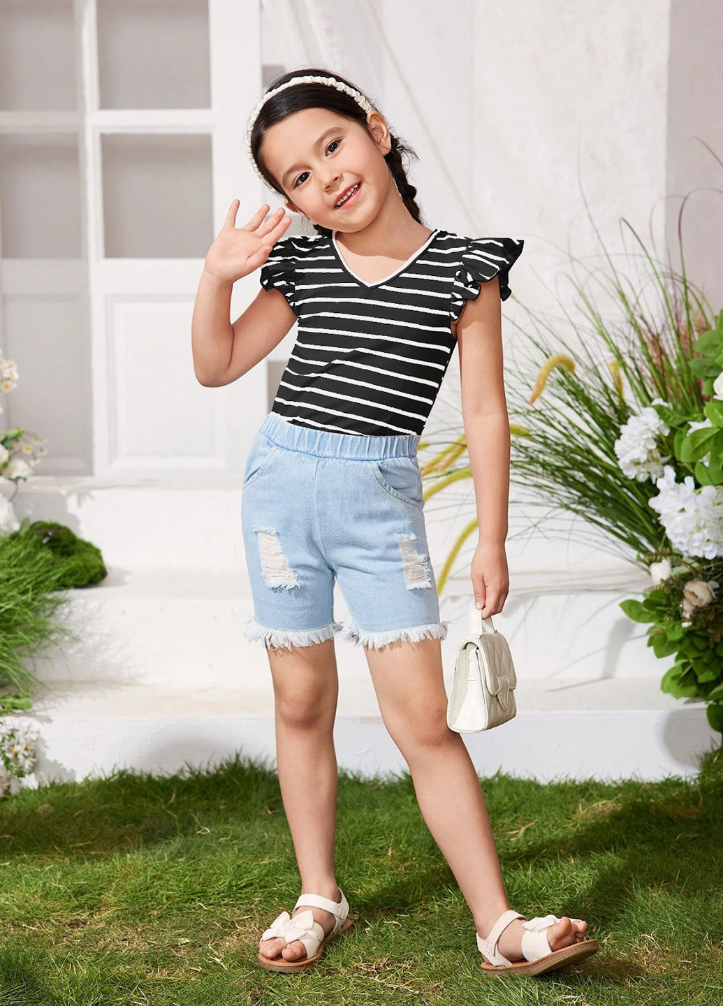 Чорно-біла літня футболка SHEIN