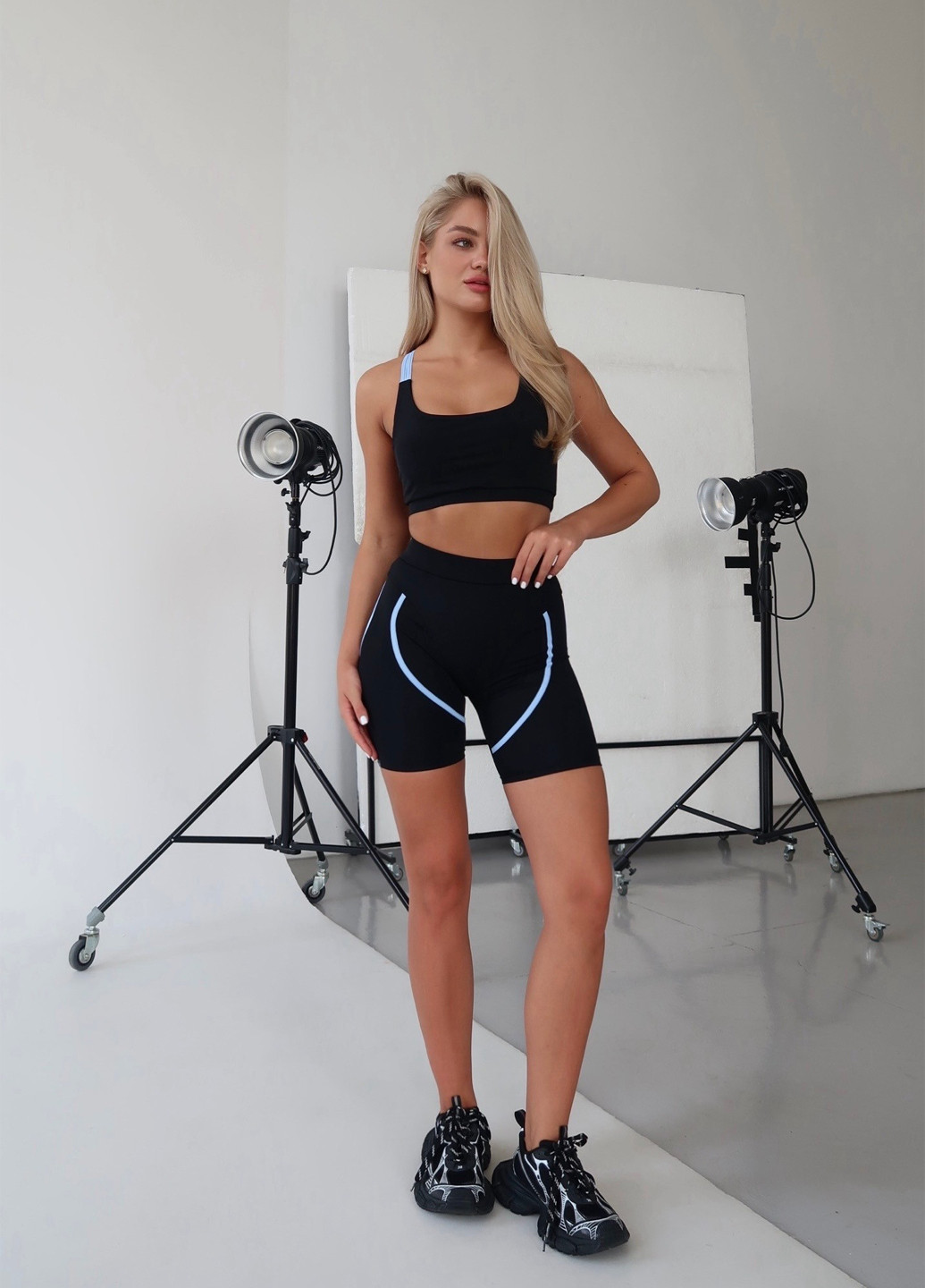 Чорний демісезонний комплект (топ, шорти) Asalart