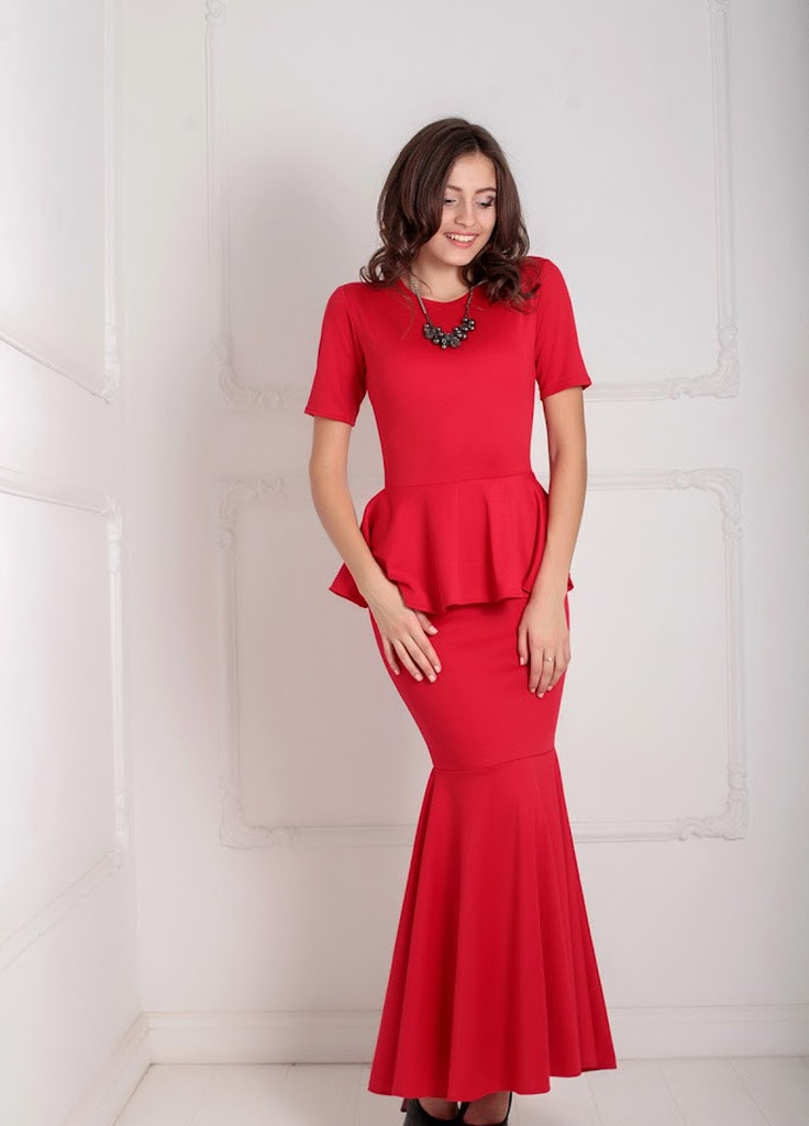 Червона кежуал вечірній жіноче плаття з коротким рукавом і баскою на талії amalia красный Podium однотонна