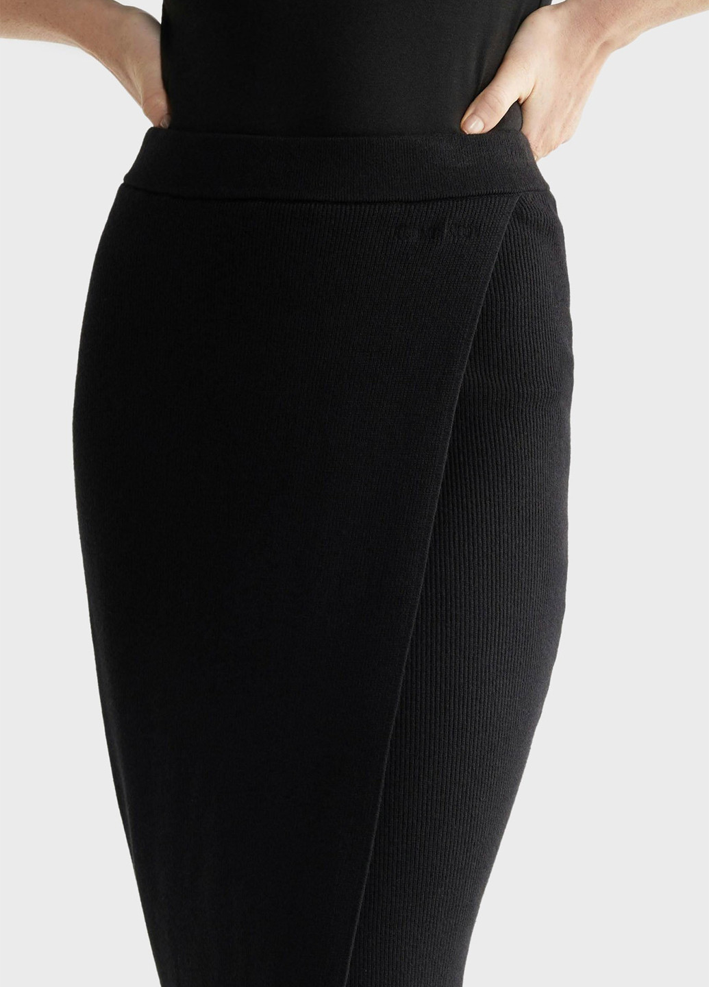 Черная кэжуал однотонная юбка Calvin Klein карандаш