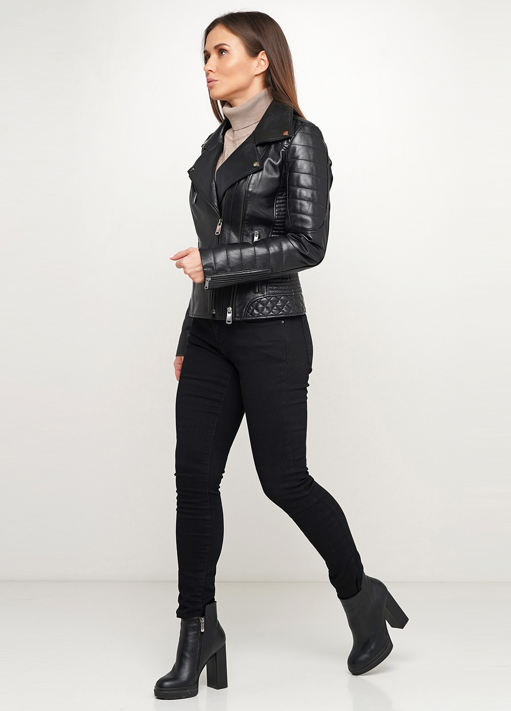 Черная демисезонная куртка кожаная Leather Factory