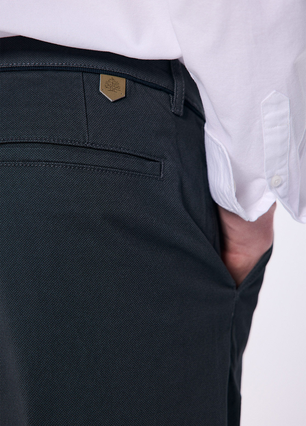 Черные кэжуал демисезонные чиносы брюки Springfield