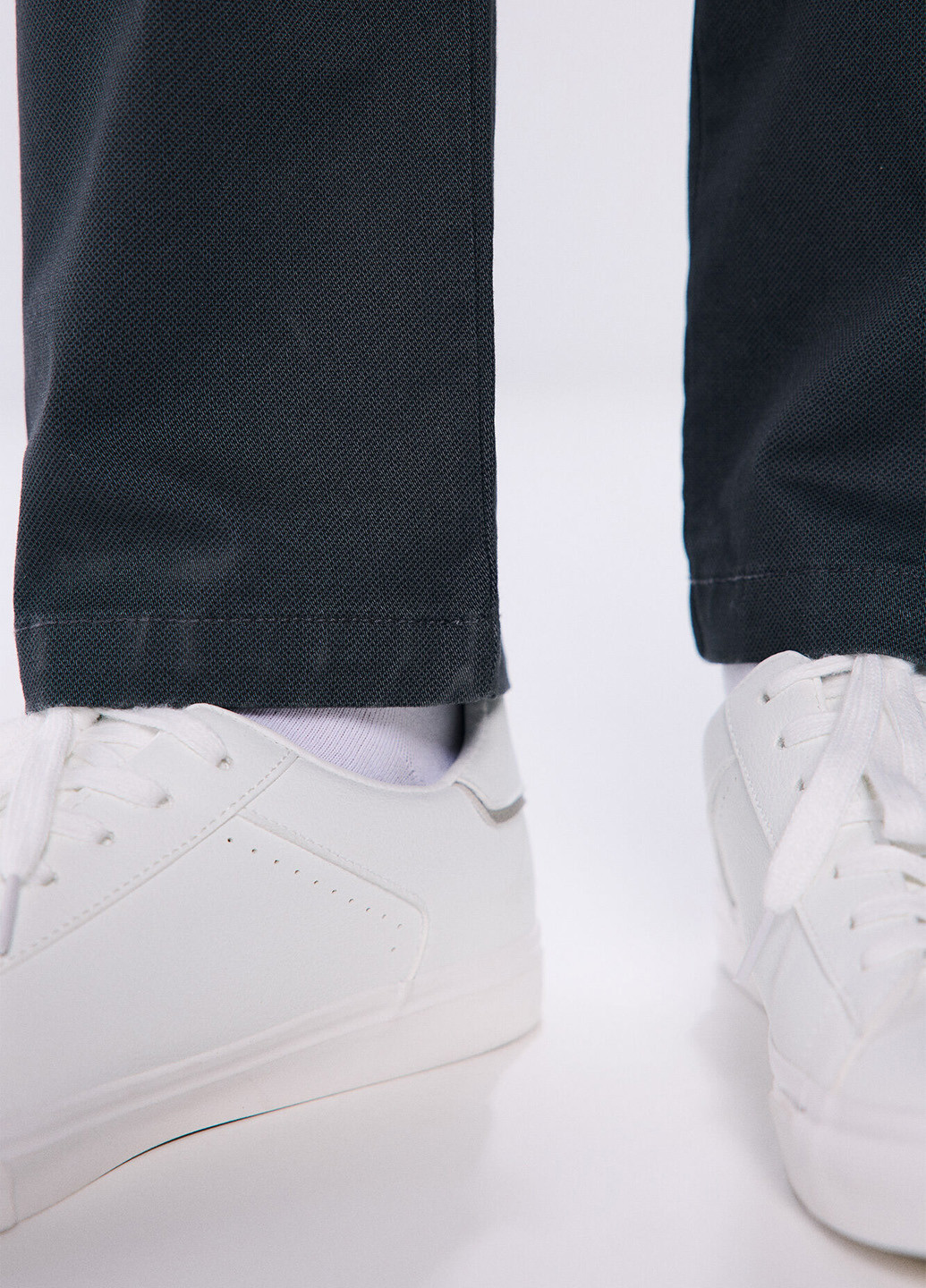 Черные кэжуал демисезонные чиносы брюки Springfield