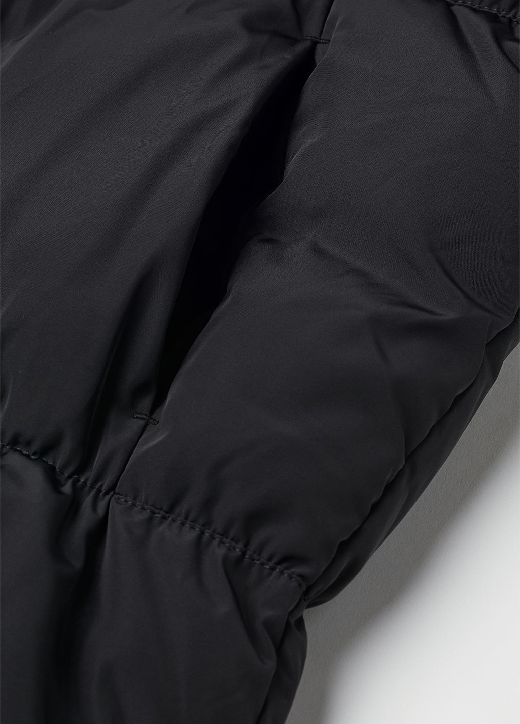 Чорна демісезонна куртка продовжена вільного крою H&M
