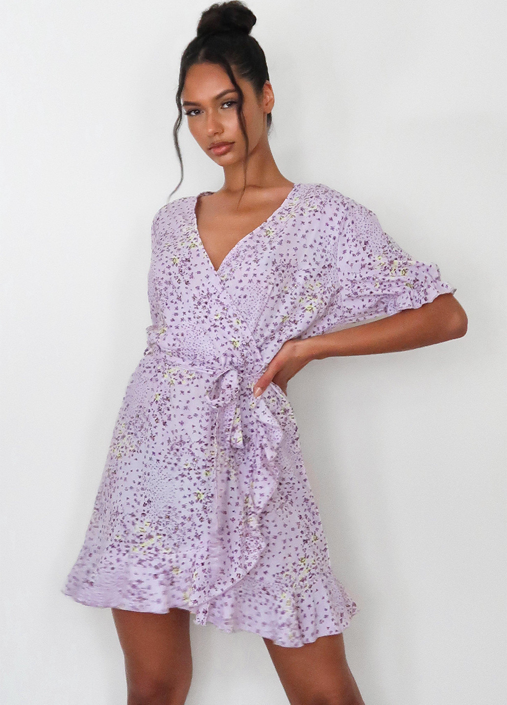 Лавандовое кэжуал платье на запах Missguided с цветочным принтом
