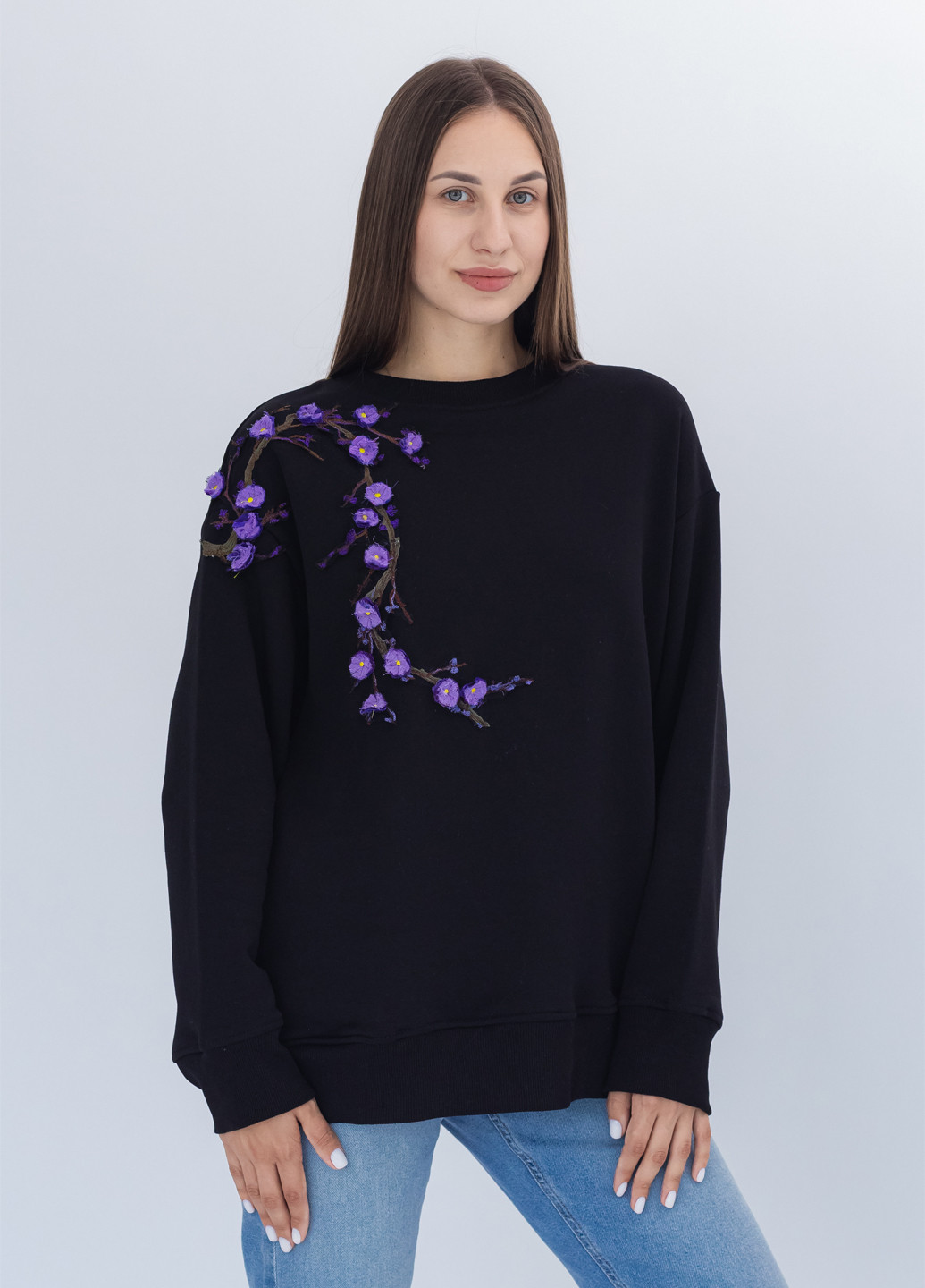 Черный свитшот Nora Kvittin однотонный аппликация, вышивка (301079921)