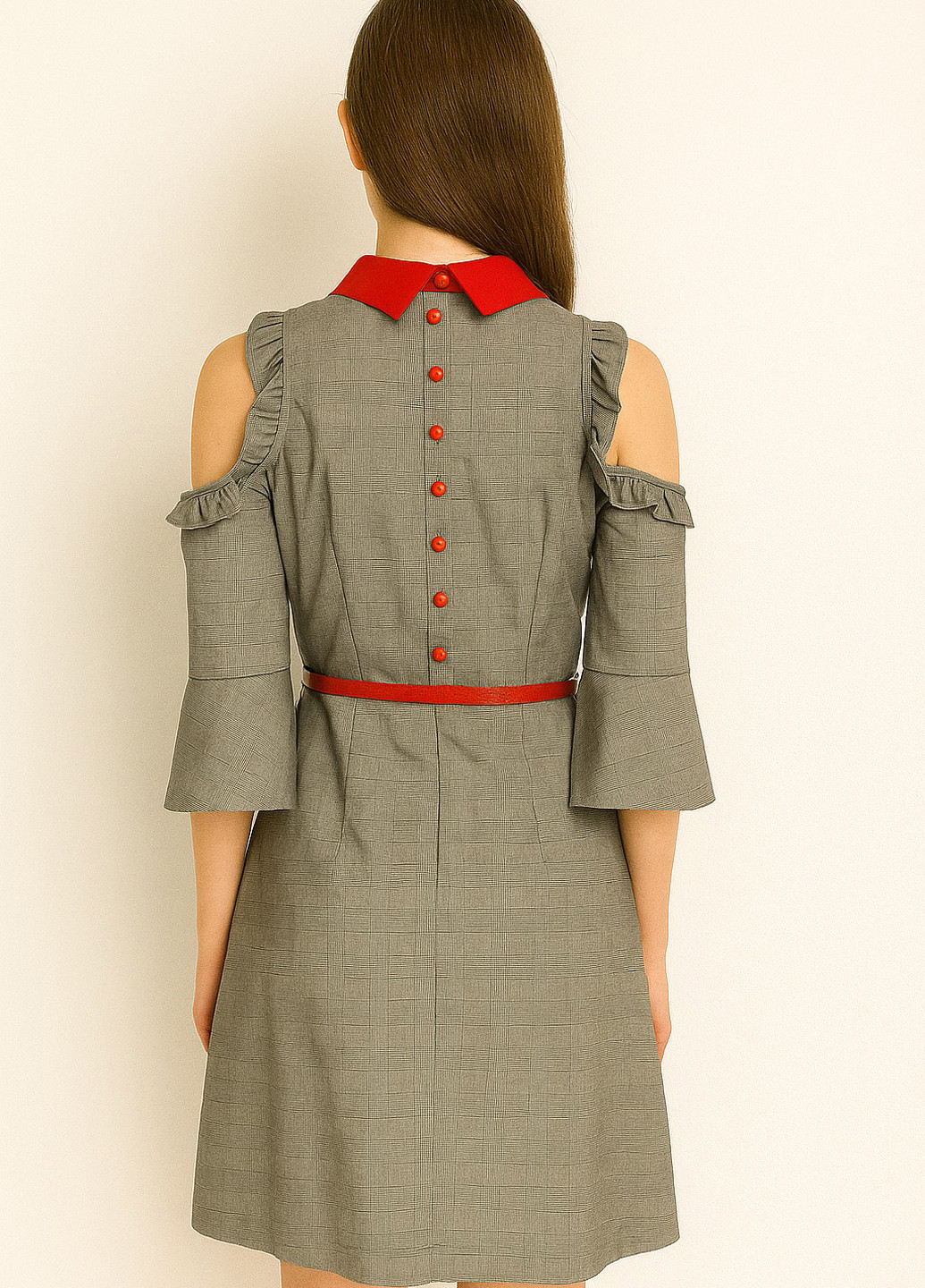 Сіра ділова сукня футляр Sassofono в клітинку