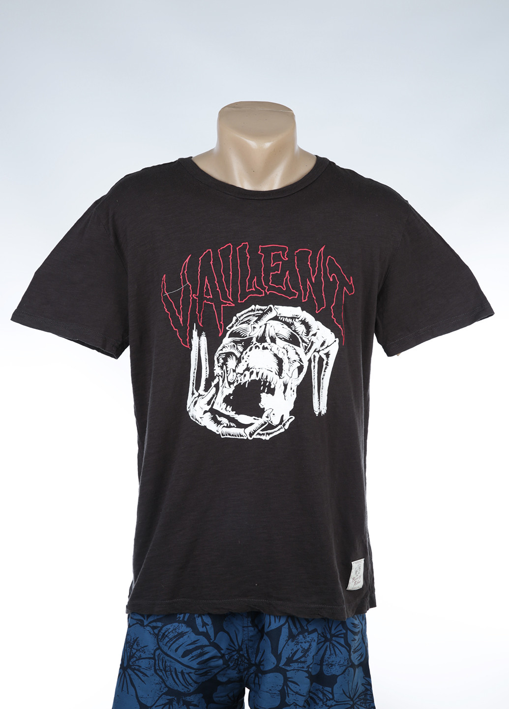 Черная футболка Vailent