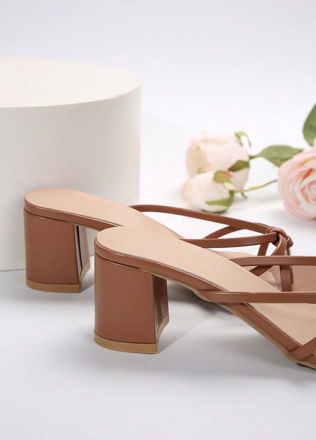 Коричневые босоножки SHEIN