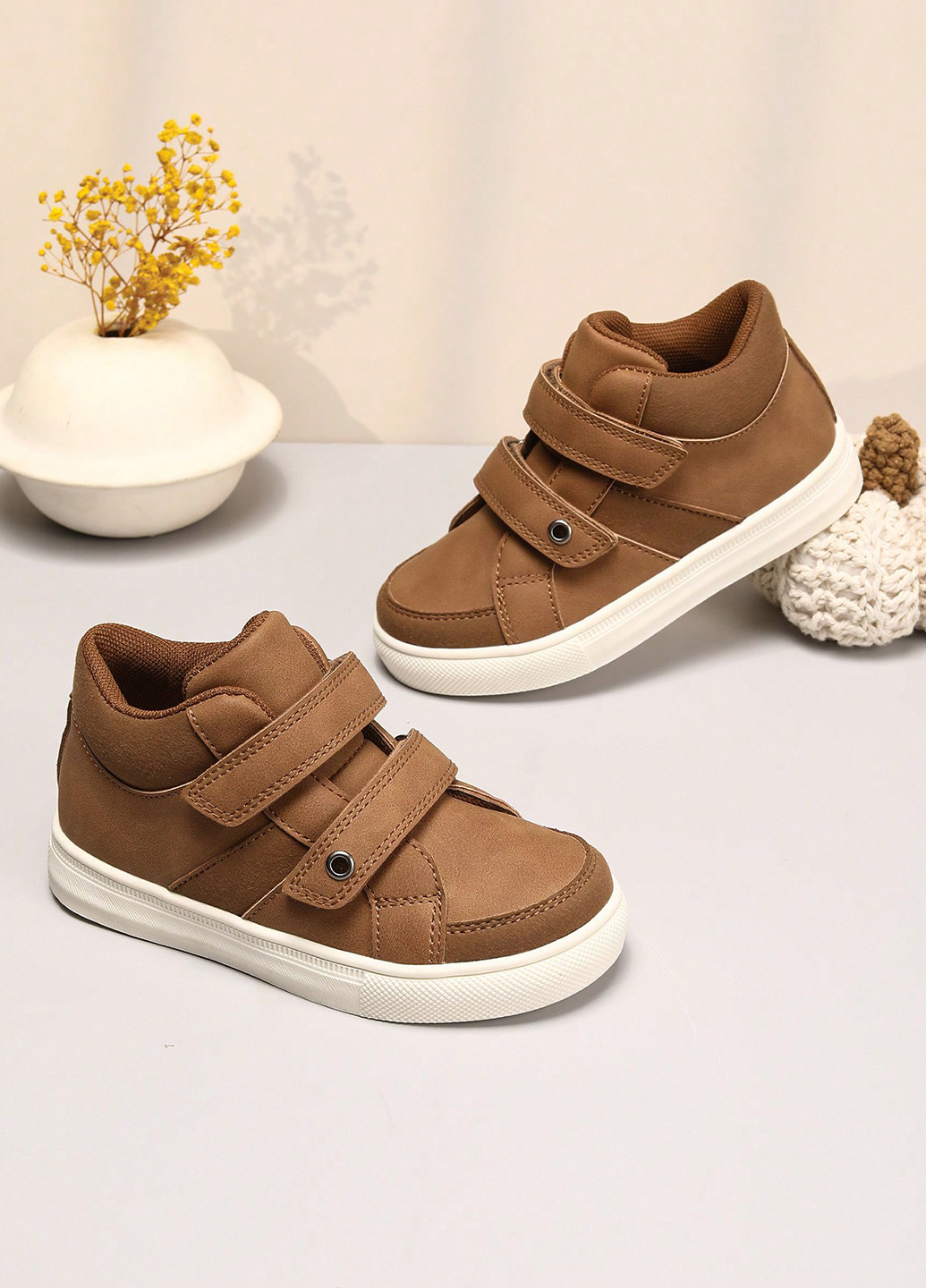 Світло-коричневі осінні кросівки SHEIN