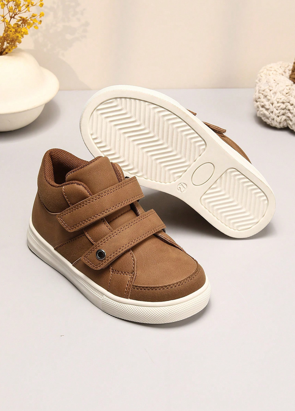 Світло-коричневі осінні кросівки SHEIN