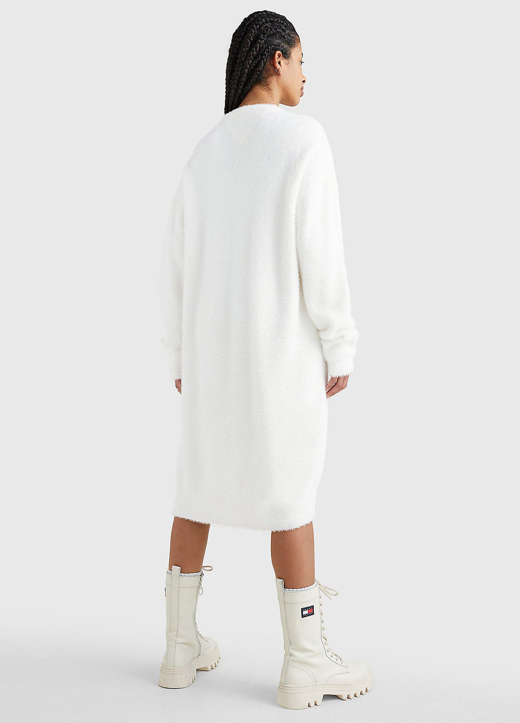 Белое кэжуал платье платье-свитер Tommy Jeans однотонное