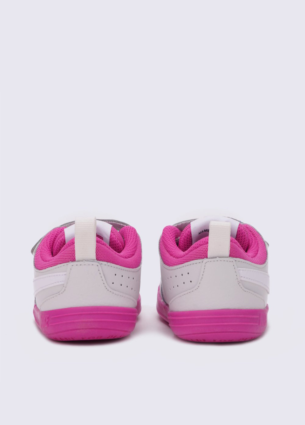 Белые всесезонные кроссовки Nike Pico 5