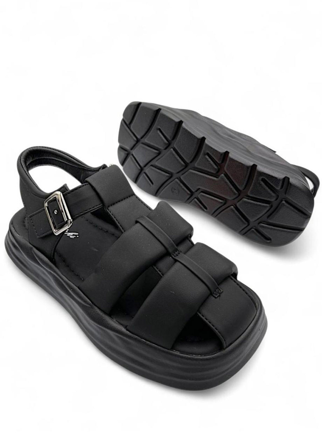 Черные босоножки Tom.M с пряжкой