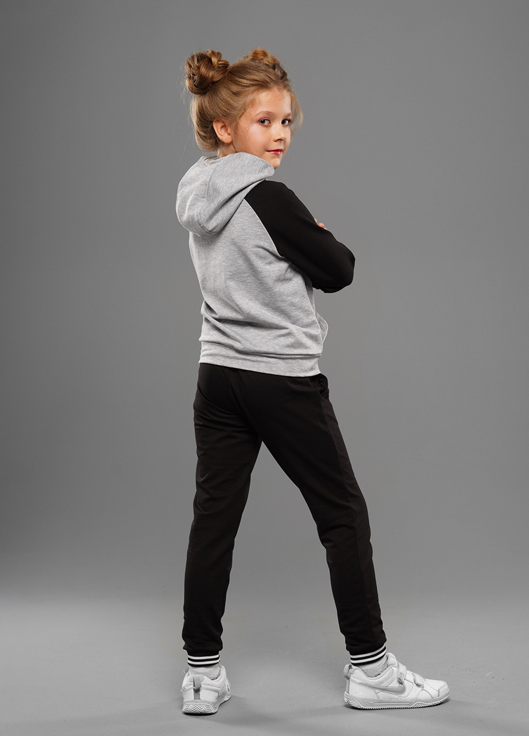 Сірий демісезонний спортивний костюм меланж Sinthia (192445446)